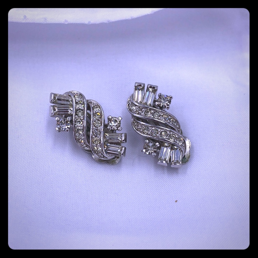 Vintage ‘Pennino’ rhinestone clip-on earrings